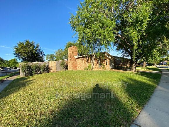 3rd image of 4312 Spindletree Ln
