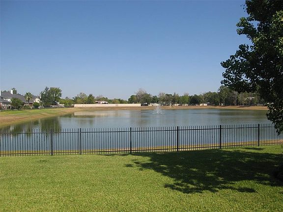 Shady trees on the front yard provides shade during the day.