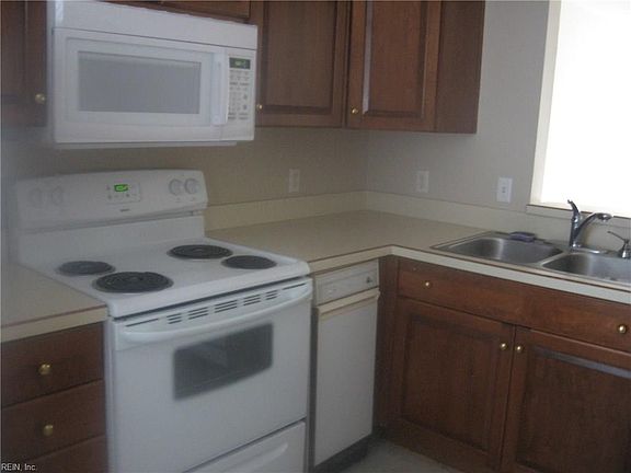 4th image of 123 Persimmon Dr