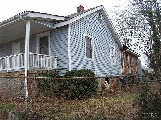 2nd image of 232 Stoneridge St