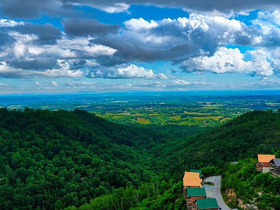 5th image of 2109 Paradise View Way