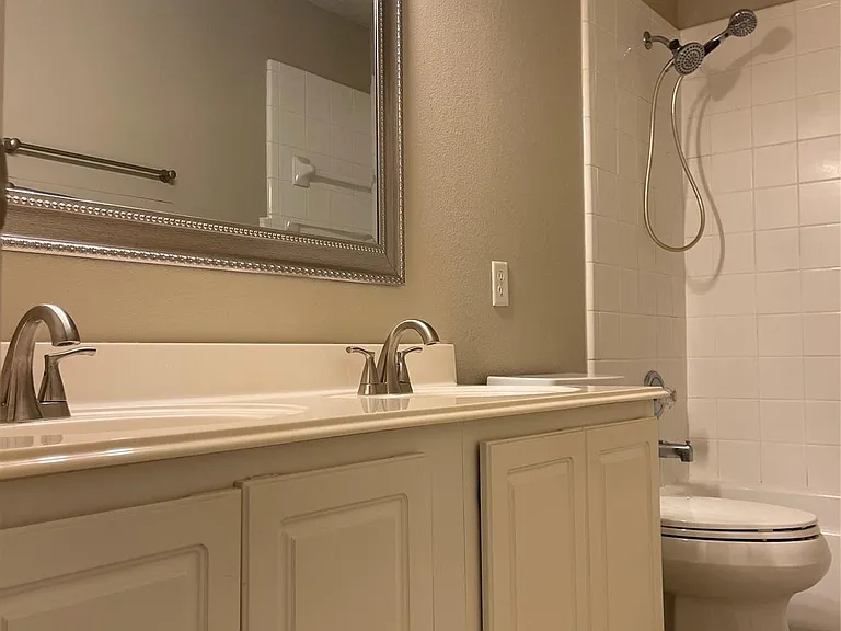 11215 Carriage Lake Dr — Photo 15