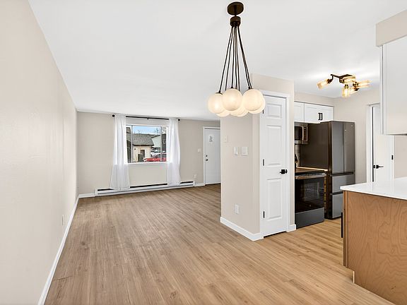 3rd image of 1147 Emery St #1147