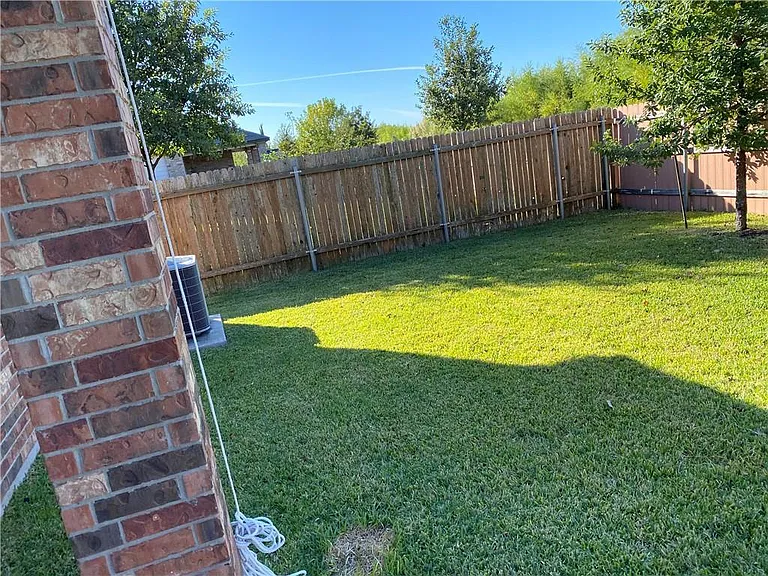 14428 Lake Victor Dr — Photo 12