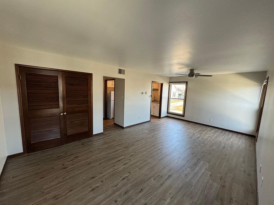 1st image of 527 Main St #3