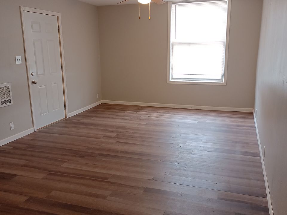 2nd image of 1010 S 14th St #9