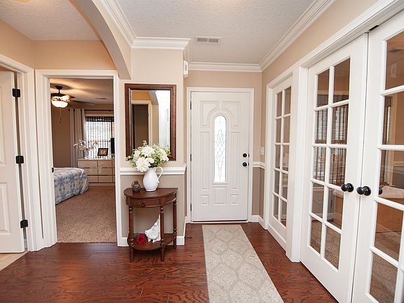 2nd image of 738 Maya St