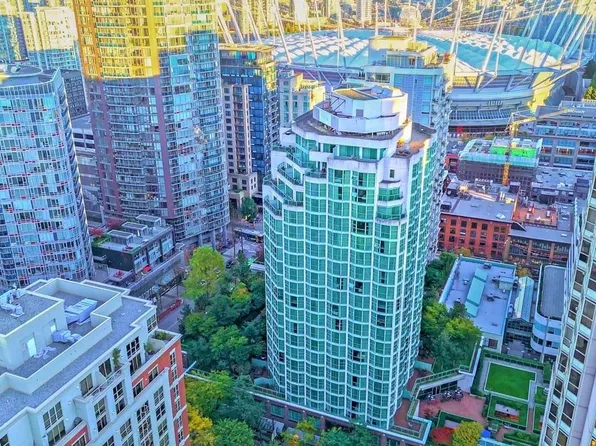 838 Hamilton St #1808, Vancouver, BC V6B 6A2