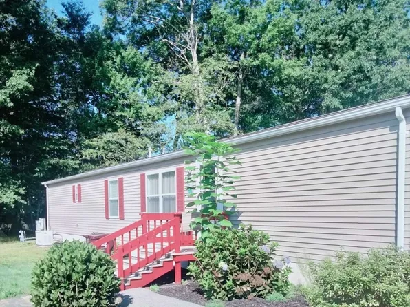 16 Hemlock St, Rockland, MA 02370