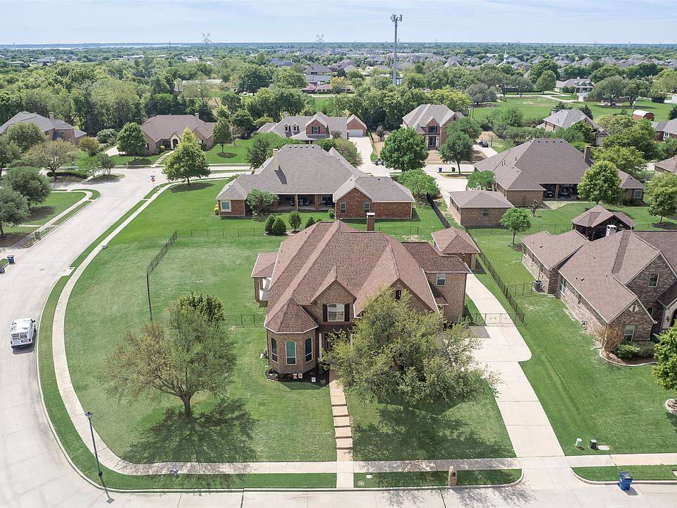 1st image of 925 Lorene Dr