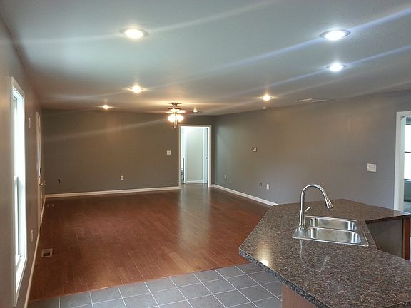 2nd image of 605 Market St