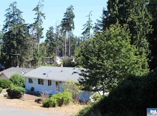 460 E Bluff Dr, Port Angeles, WA 98362