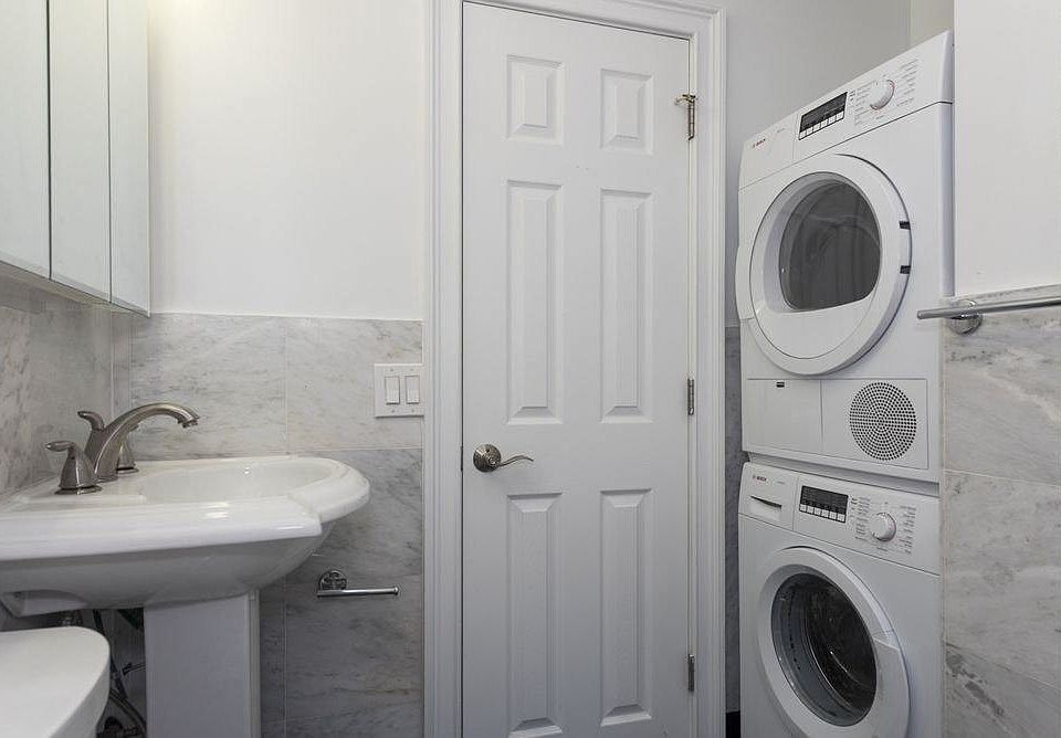 1st image of 54 Maujer St #1A