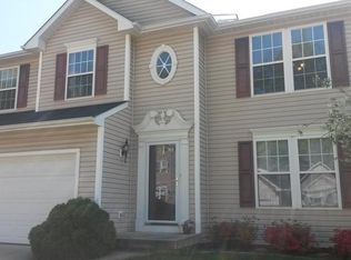 8551 Wayside Dr, Olmsted Falls, OH 44138