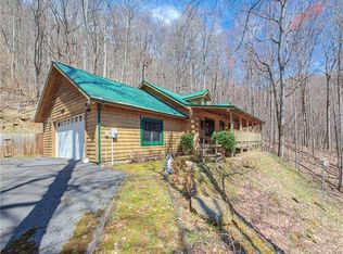 448 Little Creek Ln, Maggie Valley, NC 28751