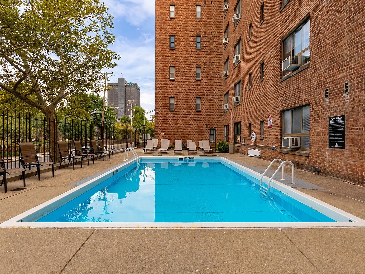 Washington Place Apartments — Photo 2