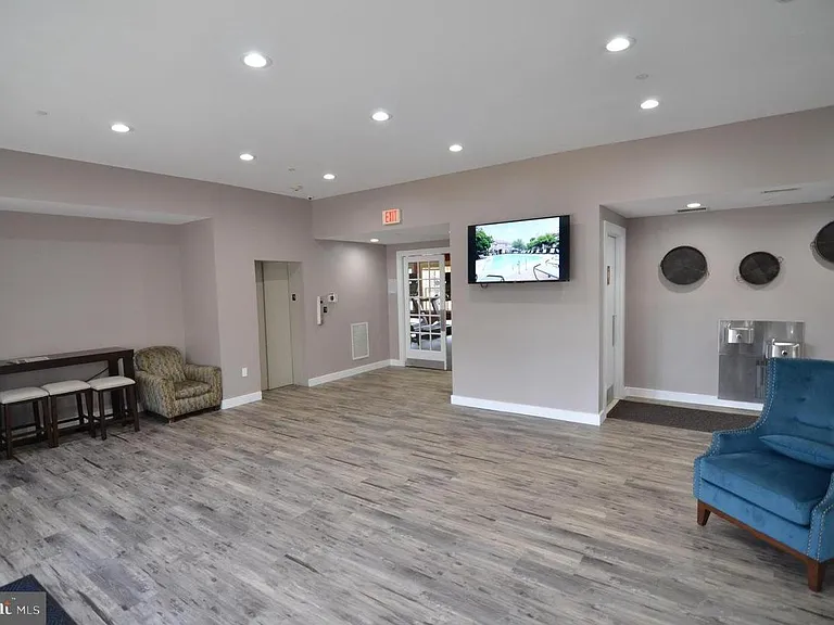 1710 Abercromby Ct #K — Photo 13