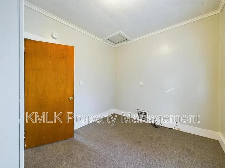1128 Cordova Ave — Photo 21