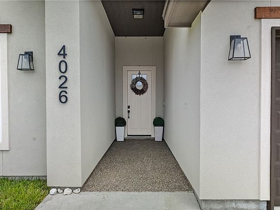 2nd image of 4026 Fold Ln