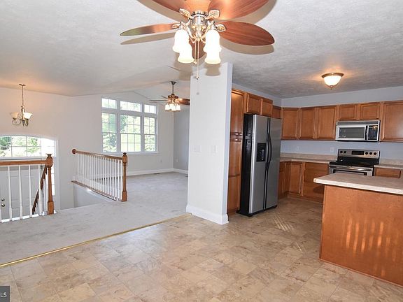 4th image of 46231 Sylvan Ct