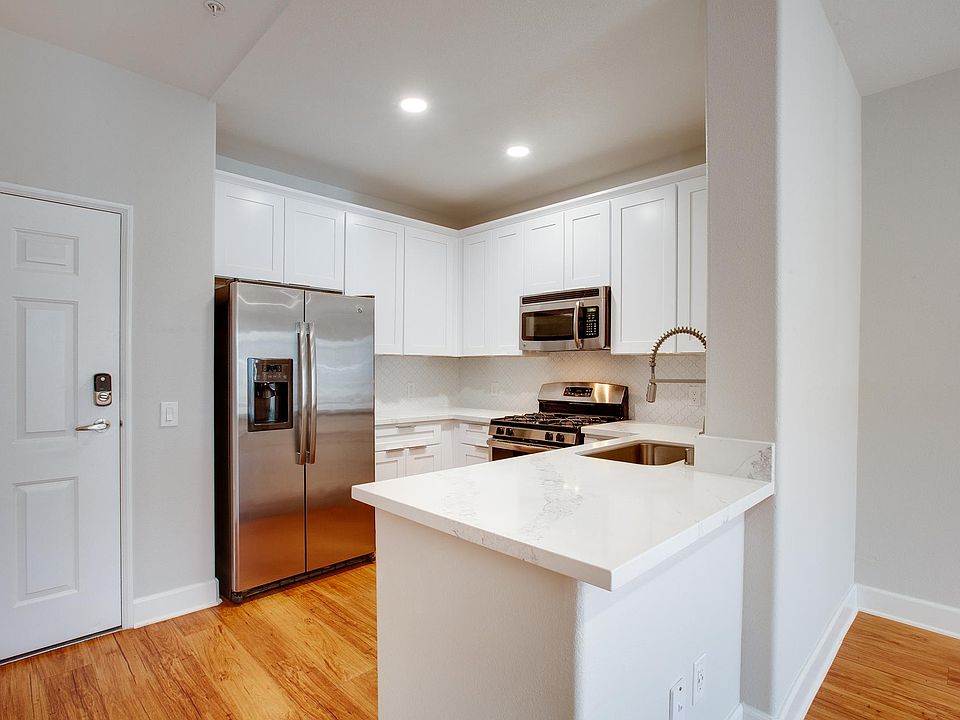 2nd image of 5554 W 6th St #3-101