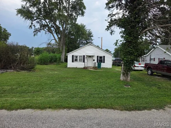 311 W 7th St, Cahokia, IL 62206