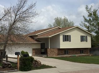 4 Hilltop Cir, Gillette, WY 82716