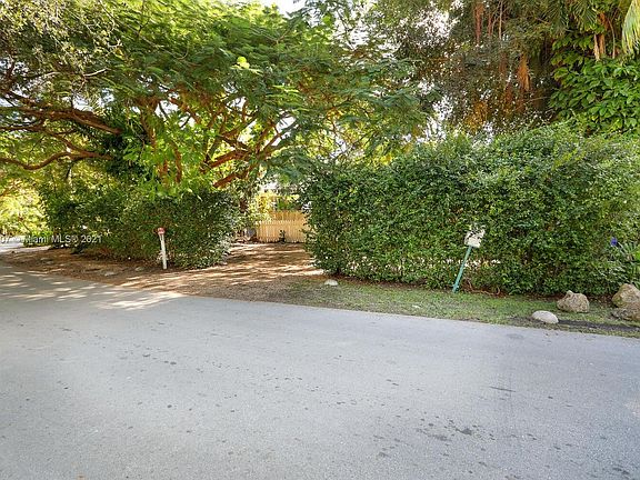 2nd image of 4178 El Prado Blvd
