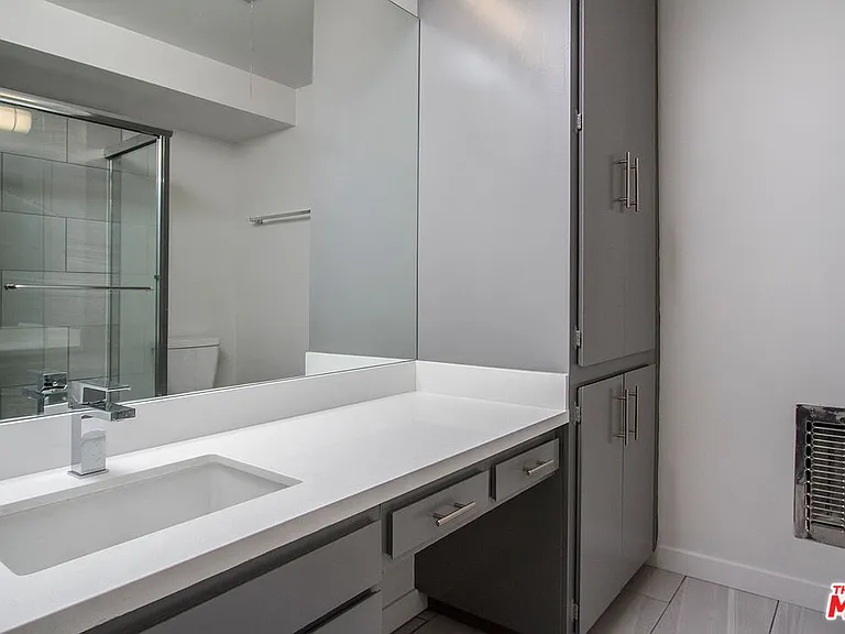 450 S Los Robles Ave #3 — Photo 11