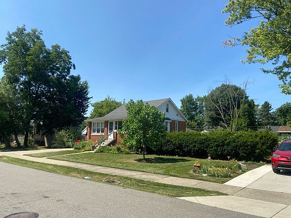 2nd image of 28525 Selkirk St
