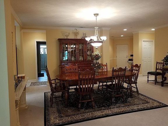 formal dining area