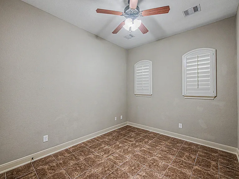 17430 Aberdeenshire Dr — Photo 32