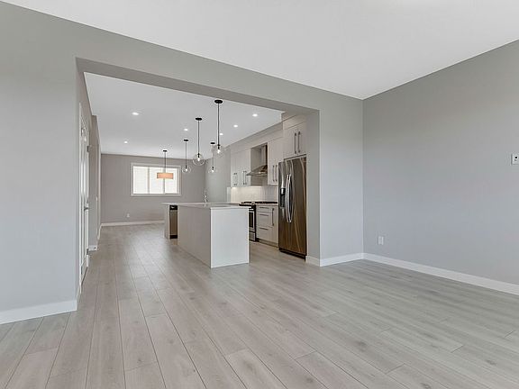 4th image of 146 Creekside Dr SW
