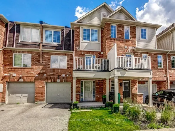 71 Garth Massey Dr #66, Cambridge, ON N1T 2G8