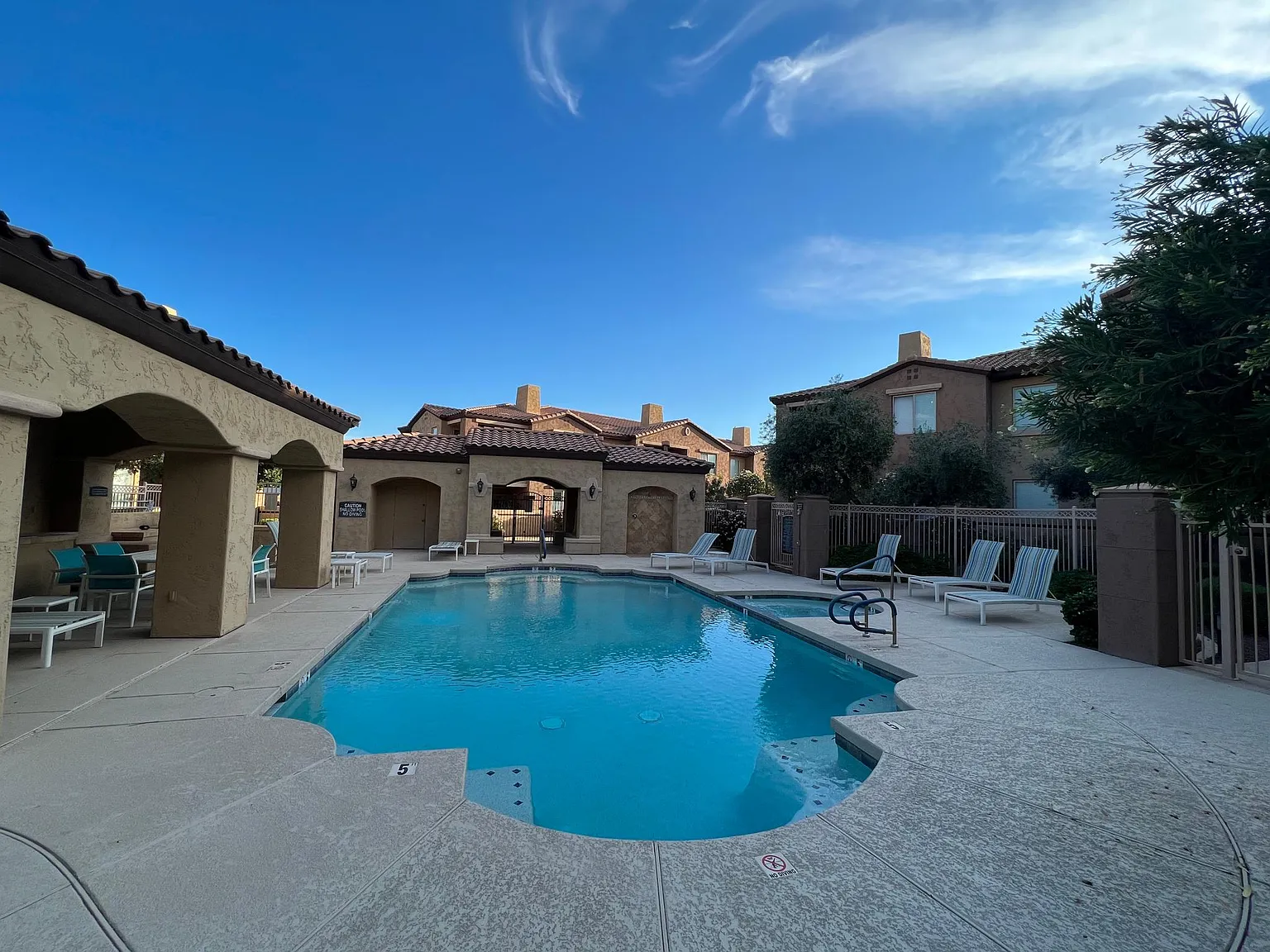 250 W Queen Creek Rd — Photo 3