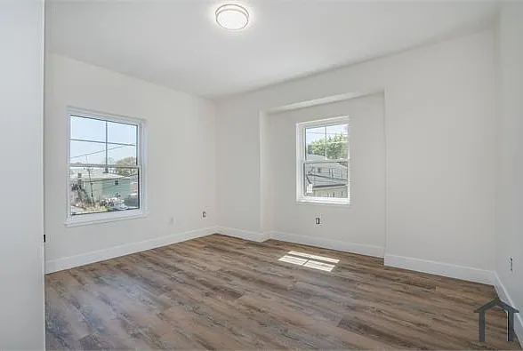 390 Carroll Ave #2 — Photo 11