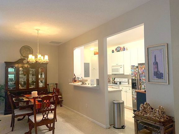 5th image of 2104 Grantham Ct