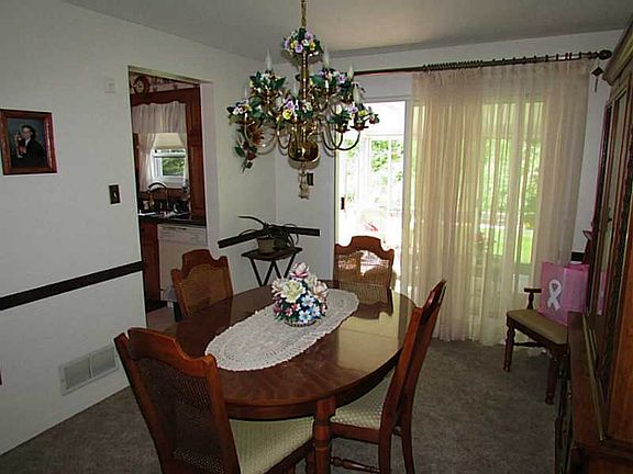 5th image of 1833 Gina Dr