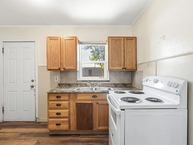 207 N Santa Fe Ave #1 — Photo 14