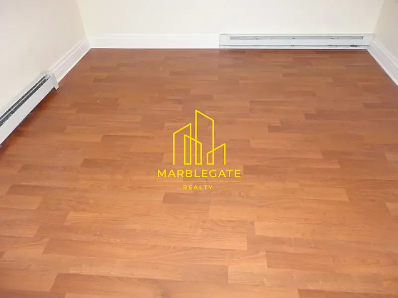 3 bed, 1050 sqft, $2,250 — Photo 3