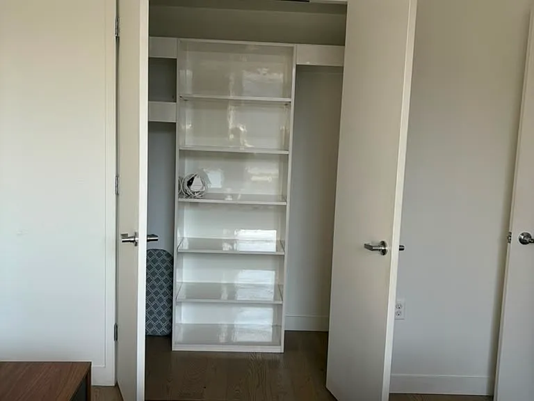 557 Hart St #2A — Photo 10