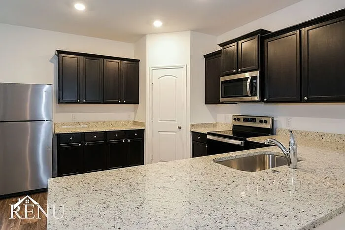 165 Scarborough Bnd — Photo 5