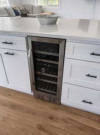 4th image of 906 Golden Dr