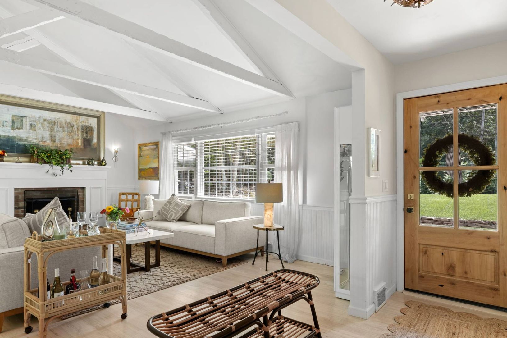  Bright open Great Room