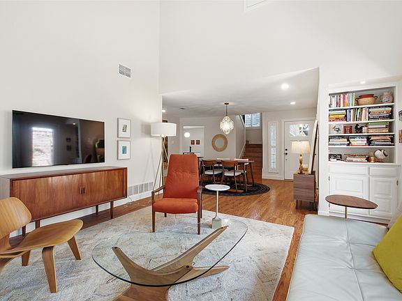 5th image of 4040 Rive Ln