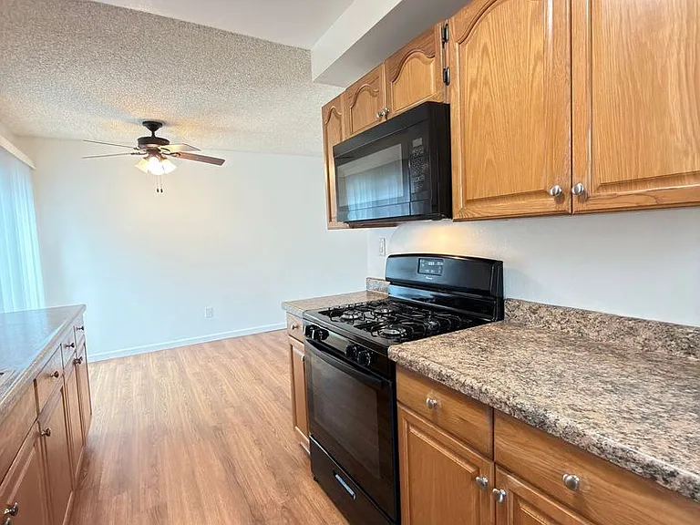 3701 Green Ave #3711 — Photo 4