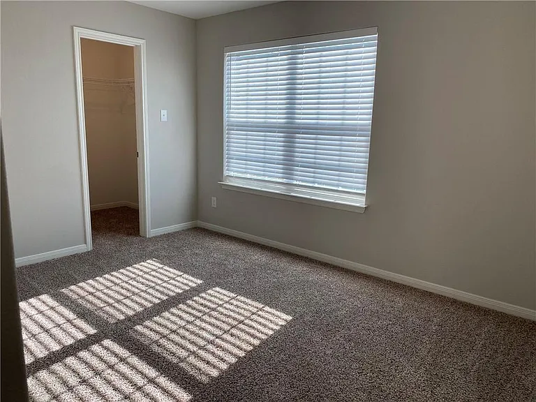 297 Mount Vernon Way — Photo 19