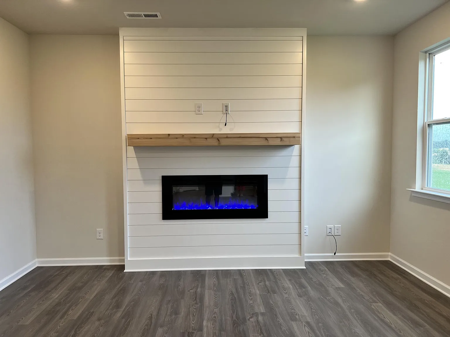 9002 Foxcroft Dr — Photo 2