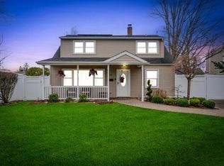 50 Morning Glory Rd, Levittown, NY 11756