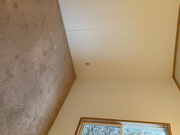 4th image of 105 Beech Dr